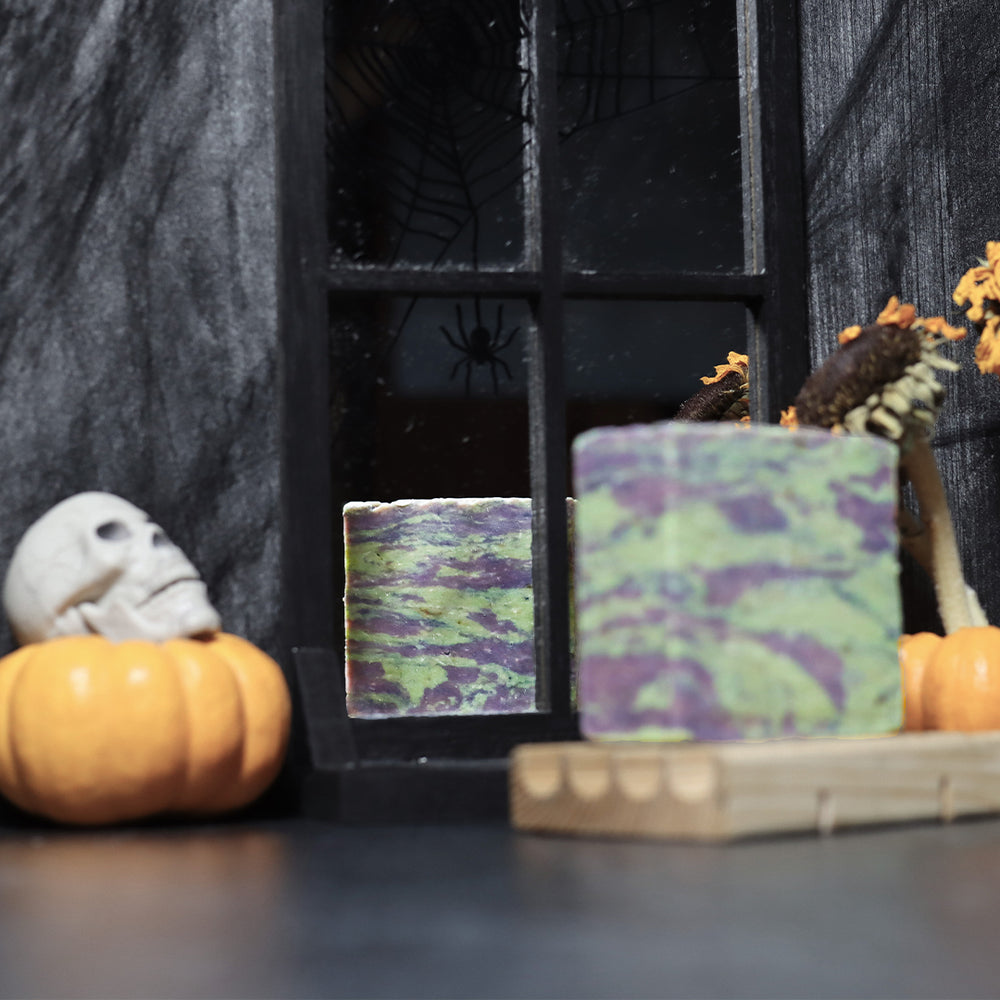 
                  
                    ***PRE-ORDER*** The Sudsy Bear Limited Edition Halloween Spooky Box
                  
                